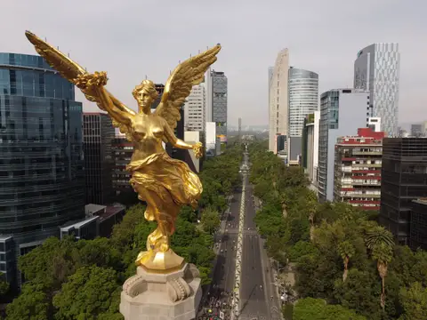 Angel of Independence on Paseo de la Reforma